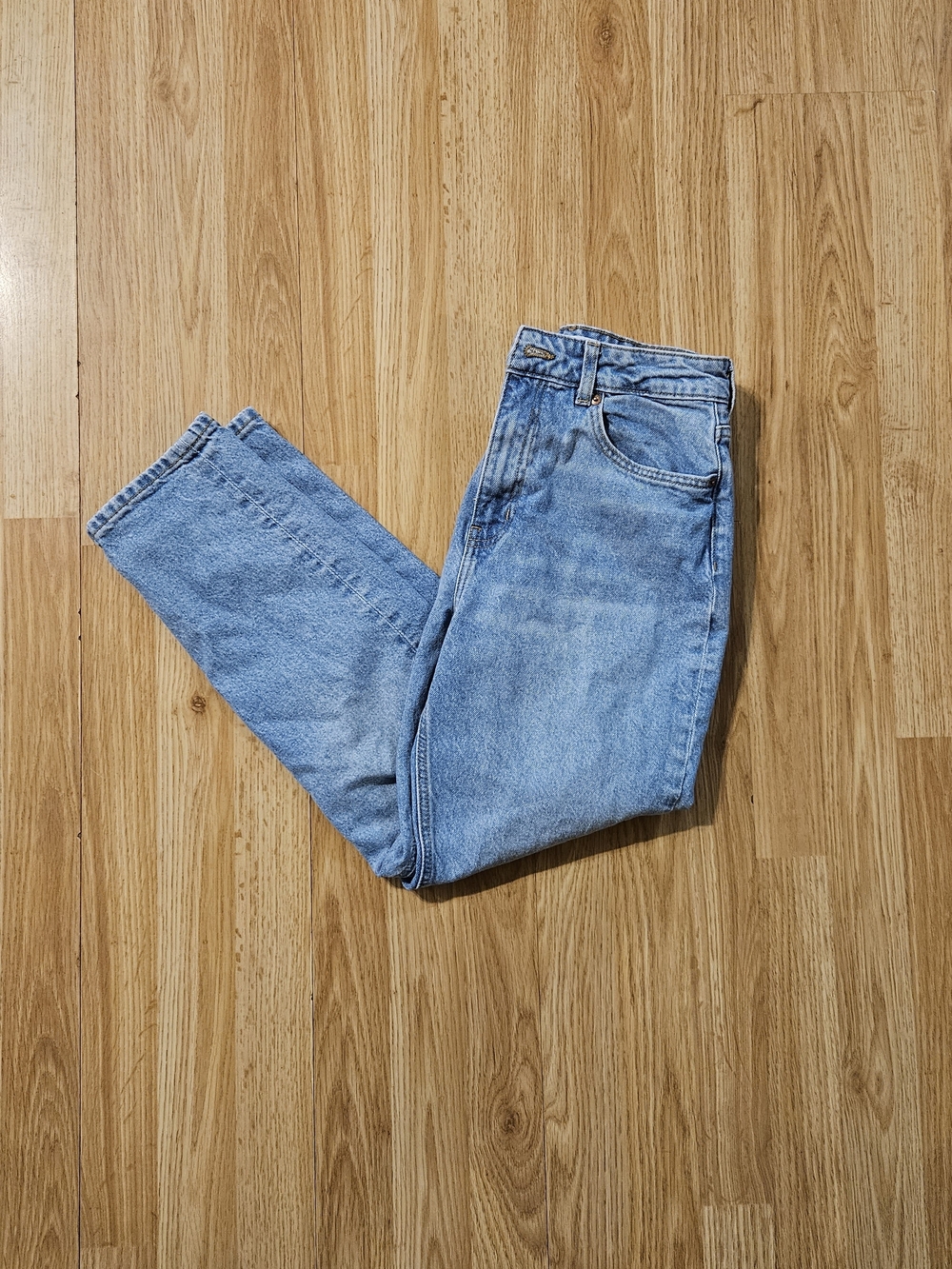 H&M 90's Style Light Blue Denim Jeans - Relaxed Fit